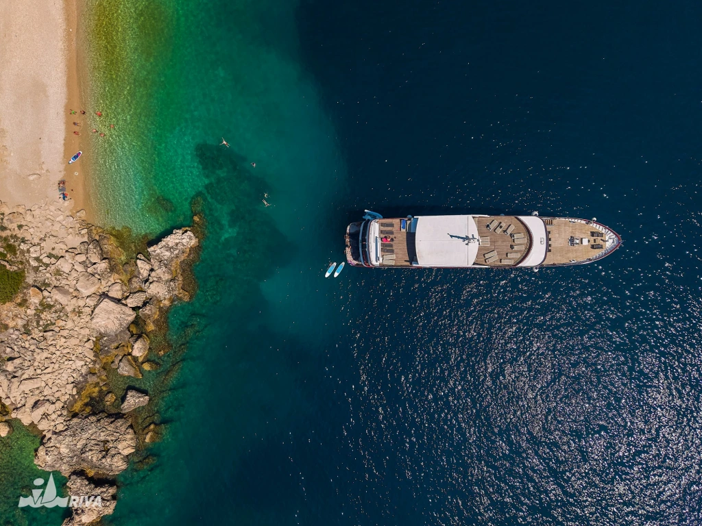 MY Relax Deluxe Schiff