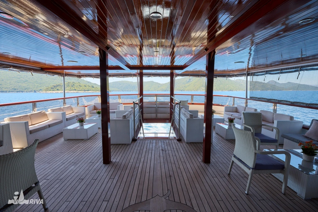 MY Relax Deluxe Schiff