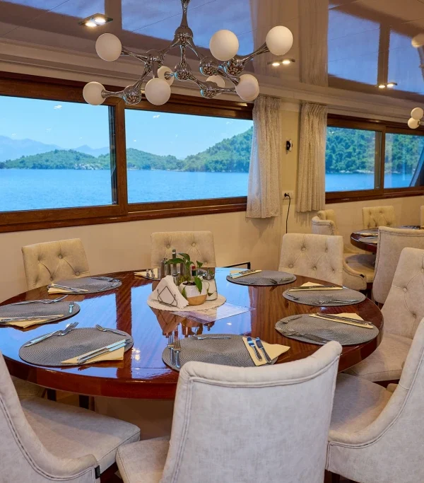 MY Relax Deluxe Schiff