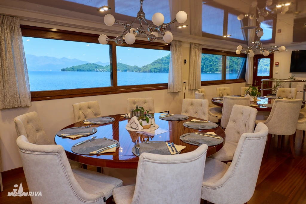 MY Relax Deluxe Schiff